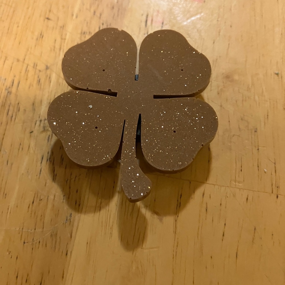 Handmade resin shamrock magnet